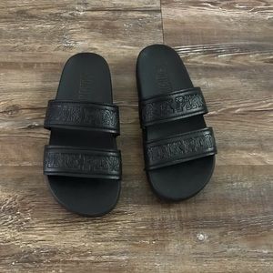 VS PINK SLIDES
